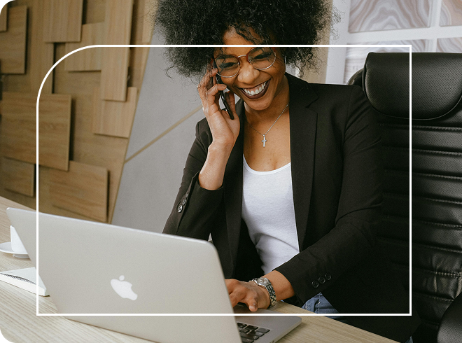 Consultant or B2B Operator talking on the phone